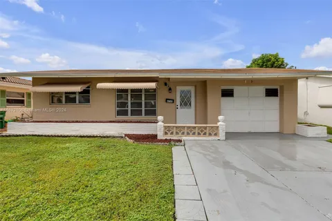 4710 NW 49th Pl, Tamarac FL 33319