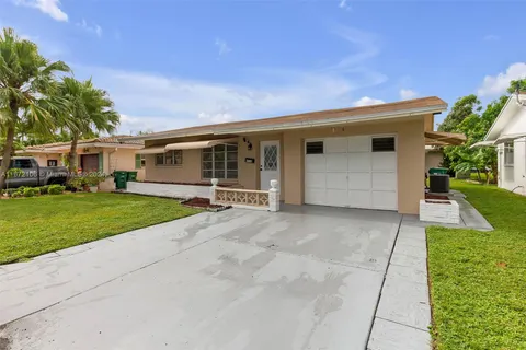 4710 NW 49th Pl, Tamarac FL 33319