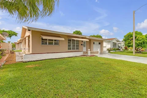 4710 NW 49th Pl, Tamarac FL 33319