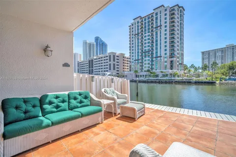 314 Poinciana Dr # 806, Sunny Isles Beach FL 33160