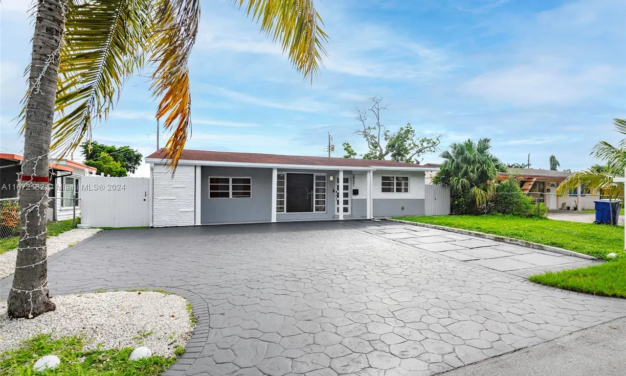 2231 N 58th Ave, Hollywood FL 33021