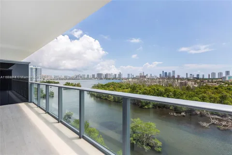 16385 Biscayne Blvd # 920, North Miami Beach FL 33160