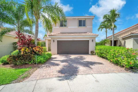 4254 Magnolia Ridge Dr, Weston FL 33331