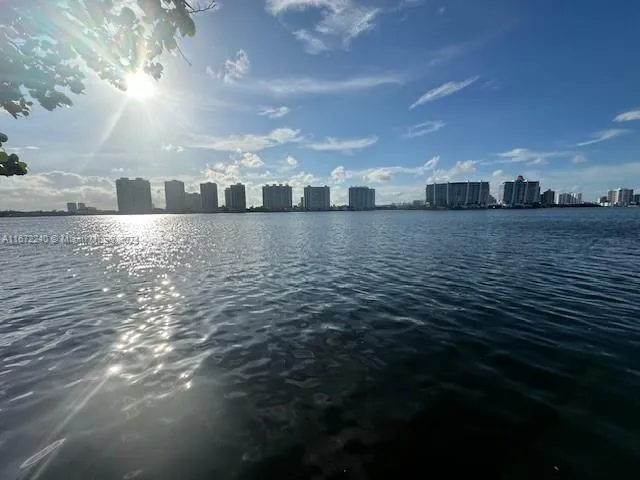 17878 N Bay Rd # 207, Sunny Isles Beach FL 33160