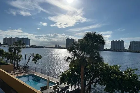 17878 N Bay Rd # 207, Sunny Isles Beach FL 33160