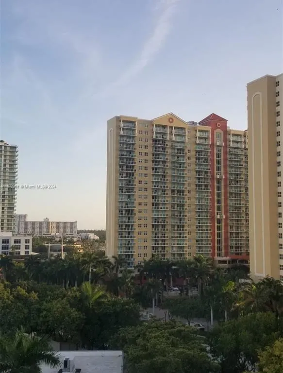 17021 N Bay Rd # 1016, Sunny Isles Beach FL 33160