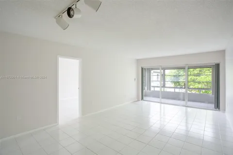 8331 Sands Point Blvd # C306, Tamarac FL 33321