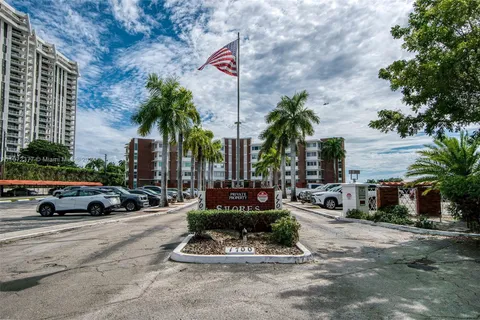 1700 NE 105th St # 213, Miami Shores FL 33138