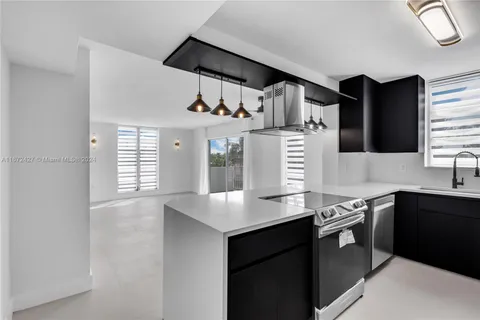 8305 Crespi Blvd # 3C, Miami Beach FL 33141