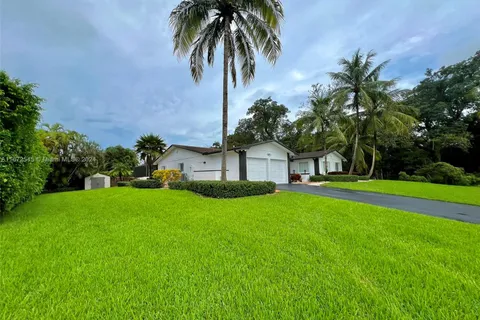 8823 SW 185th Ln, Cutler Bay FL 33157