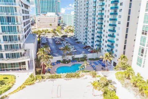 4001 S Ocean Dr # 8R, Hollywood FL 33019