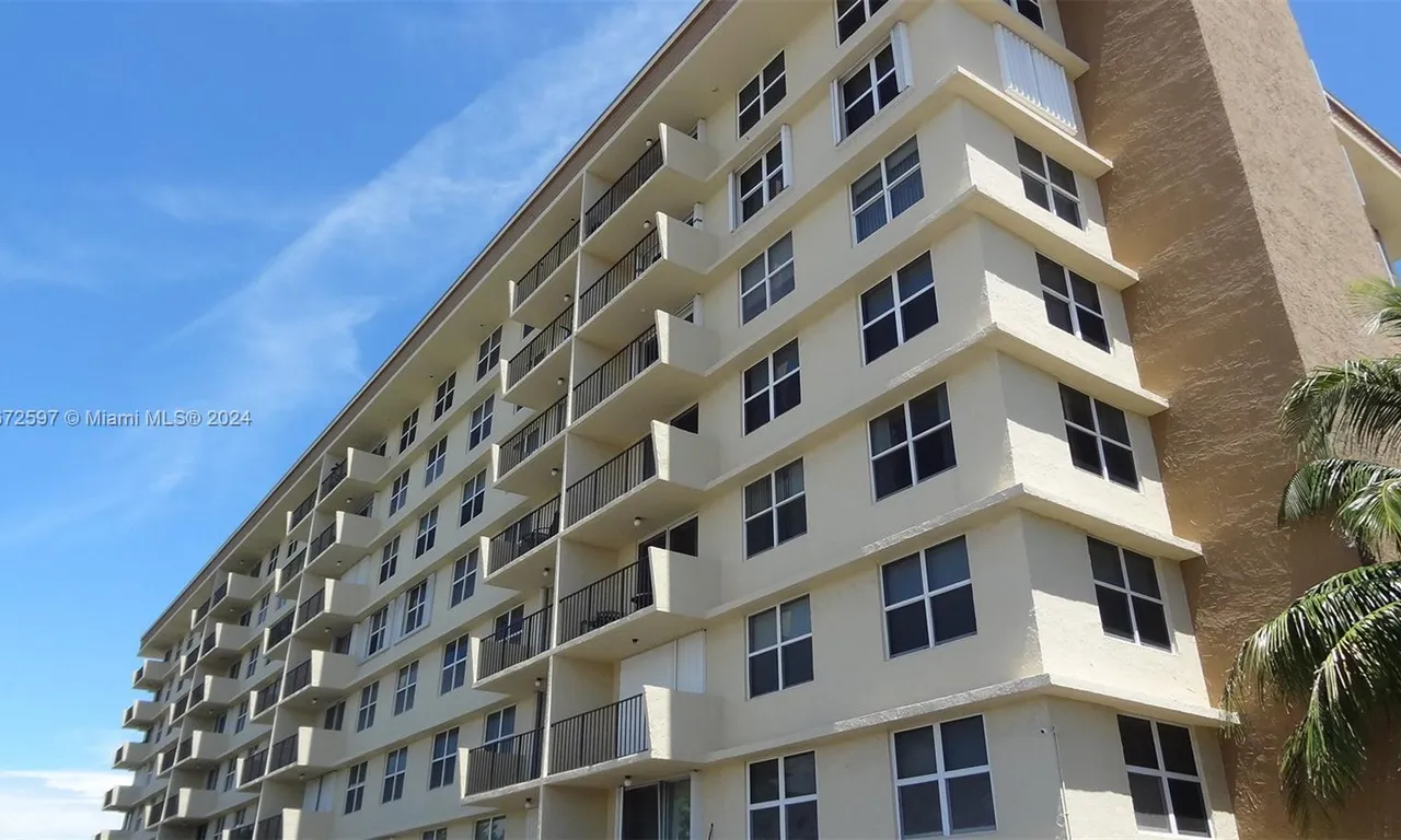 1009 N Ocean Blvd # 211, Pompano Beach FL 33062