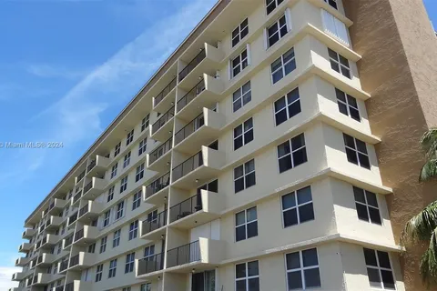 1009 N Ocean Blvd # 211, Pompano Beach FL 33062