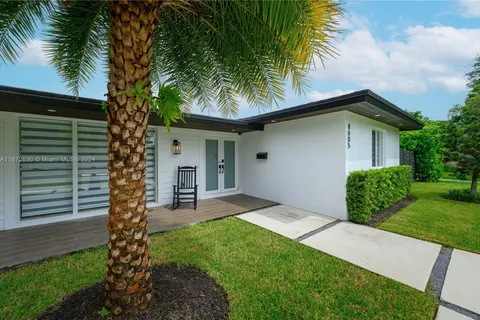 8605 SW 162nd Street, Palmetto Bay FL 33157