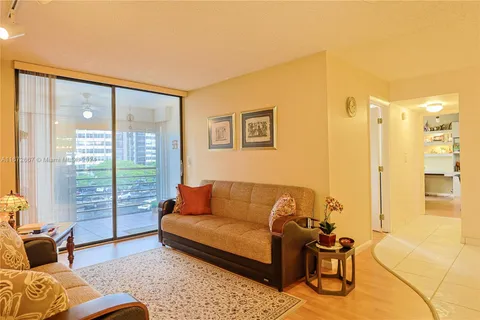 1000 Saint Charles Pl # 317, Pembroke Pines FL 33026