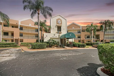 7358 Fairfax Dr # 301, Tamarac FL 33321