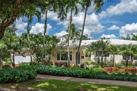 1001 S Alhambra Cir, Coral Gables FL 33146