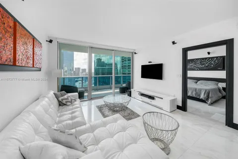 200 Biscayne Boulevard Way # 3810, Miami FL 33131