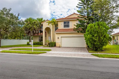 751 SW 191st Ave, Pembroke Pines FL 33029