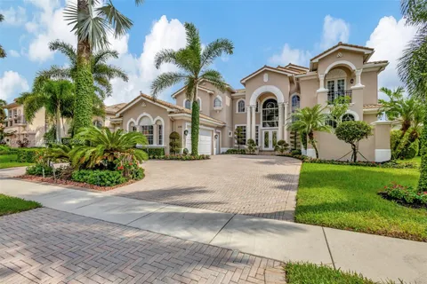 604 Hermitage Cir, Palm Beach Gardens FL 33410