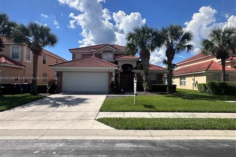 217 Sevilla Ave., Davenport FL 33897