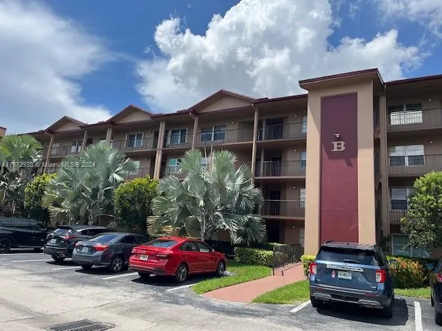 300 SW 130th Ter # 213B, Pembroke Pines FL 33027