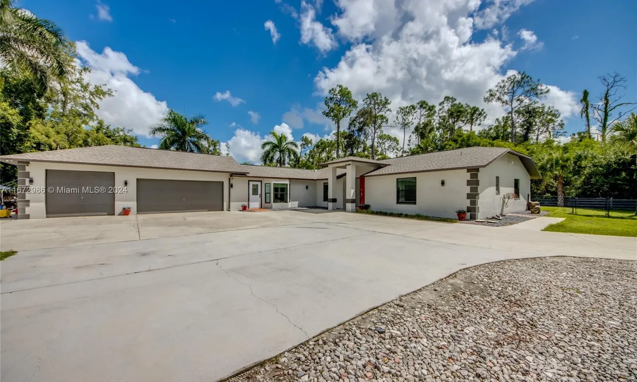 11981 Plantation Road, Fort Myers FL 33966