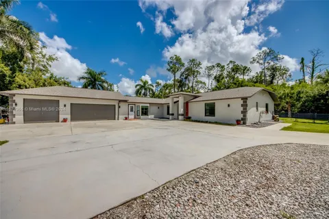 11981 Plantation Road, Fort Myers FL 33966