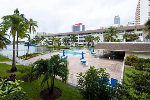 1891 S Ocean Dr # 202, Hallandale Beach FL 33009