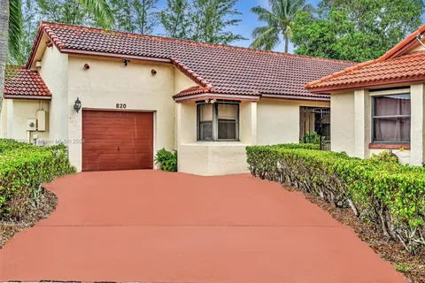 820 SW 113th Ter, Pembroke Pines FL 33025