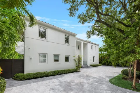 4469 Alton Rd, Miami Beach FL 33140