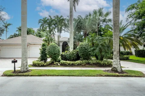 2520 Princeton Ct, Weston FL 33327