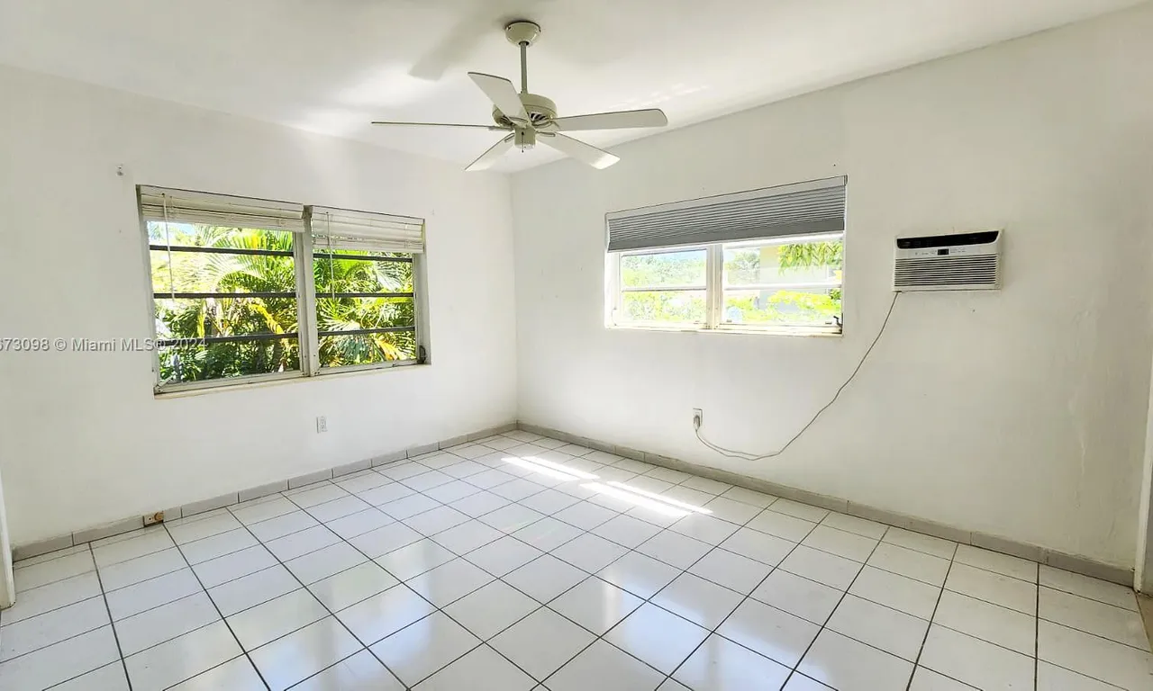 51 Edgewater Dr # 2, Coral Gables FL 33133