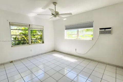 51 Edgewater Dr # 2, Coral Gables FL 33133