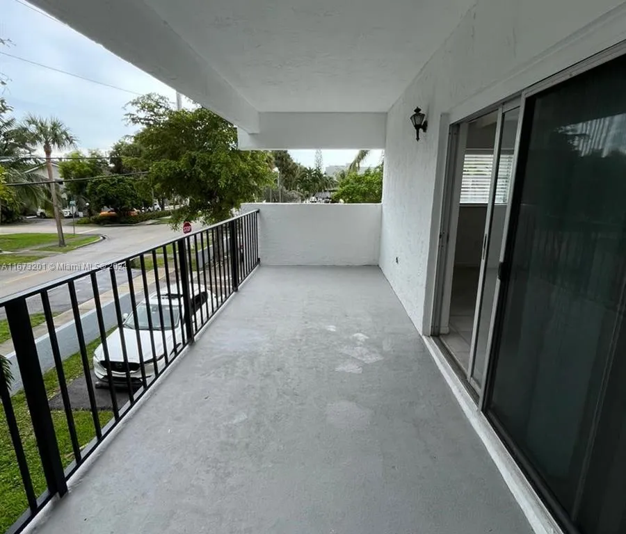 16508 NE 26th Ave # 205, North Miami Beach FL 33160