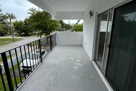 16508 NE 26th Ave # 205, North Miami Beach FL 33160