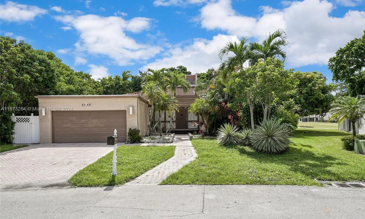 8049 Buttonwood Cir, Tamarac FL 33321