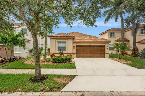 1617 Winterberry Ln, Weston FL 33327