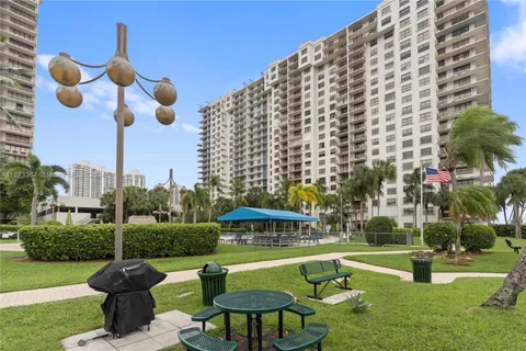 18151 NE 31st Ct # 305, Aventura FL 33160