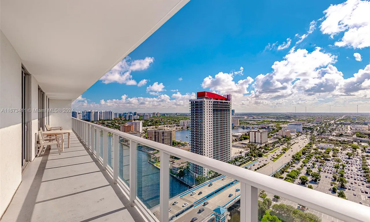 4010 S Ocean drive # R2404, Hollywood FL 33019