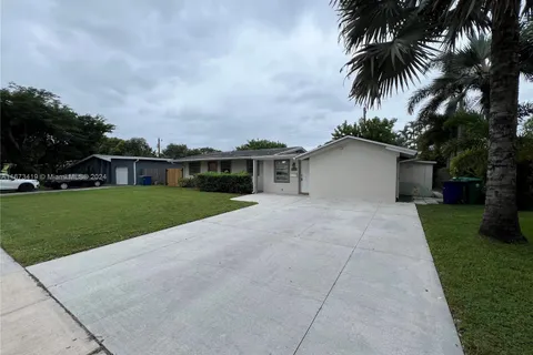 5013 SW 90th Ter, Cooper City FL 33328