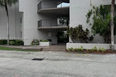 3100 Riverside Dr # 305, Coral Springs FL 33065