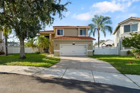 16367 NW 17th Ct, Pembroke Pines FL 33028