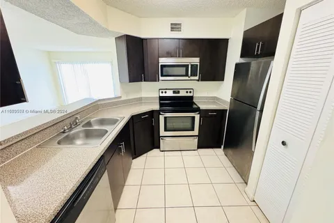 3473 NW 44th St # 103, Oakland Park FL 33309