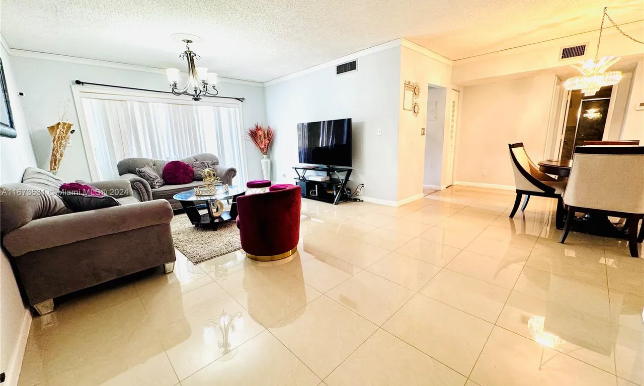 2700 Riverside Dr # 308B, Coral Springs FL 33065