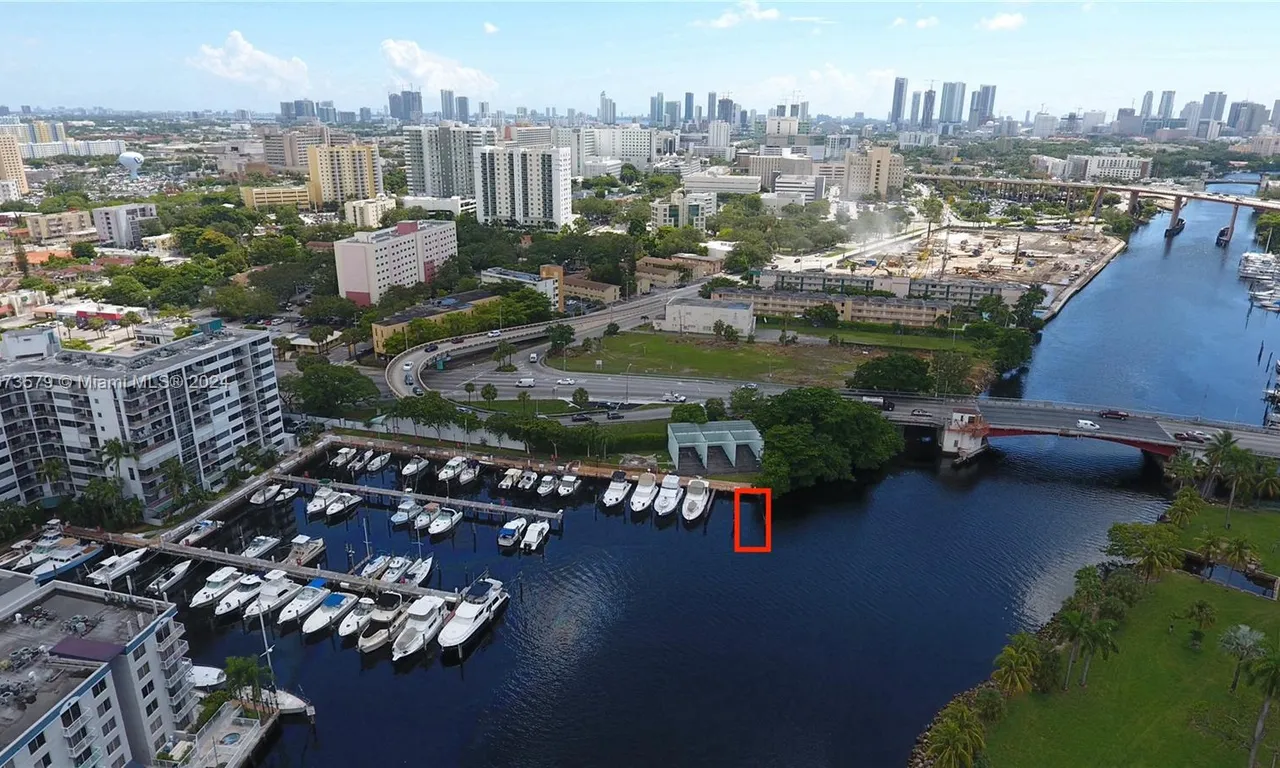 1700 NW North River Dr, Miami FL 33125