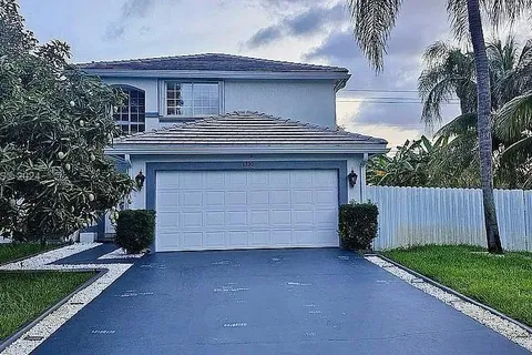 1230 SW 88th Way, Pembroke Pines FL 33025