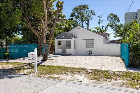 2320 NW 55th St, Miami FL 33142