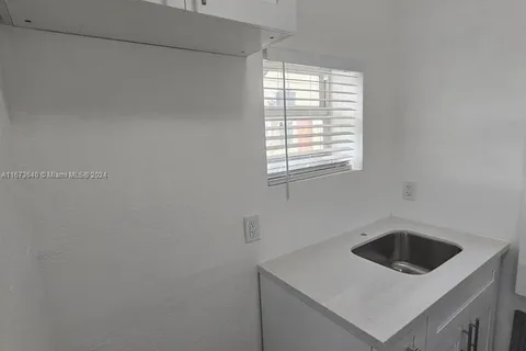 212 NW 15th St # 1, Miami FL 33136