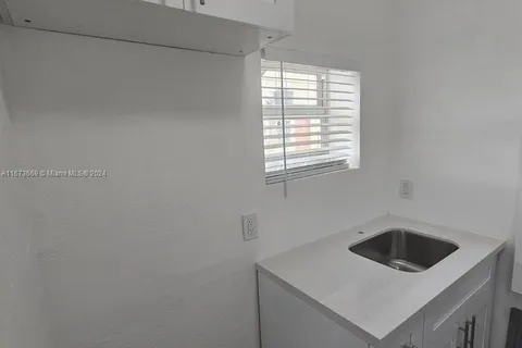 212 NW 15th St # 2, Miami FL 33136